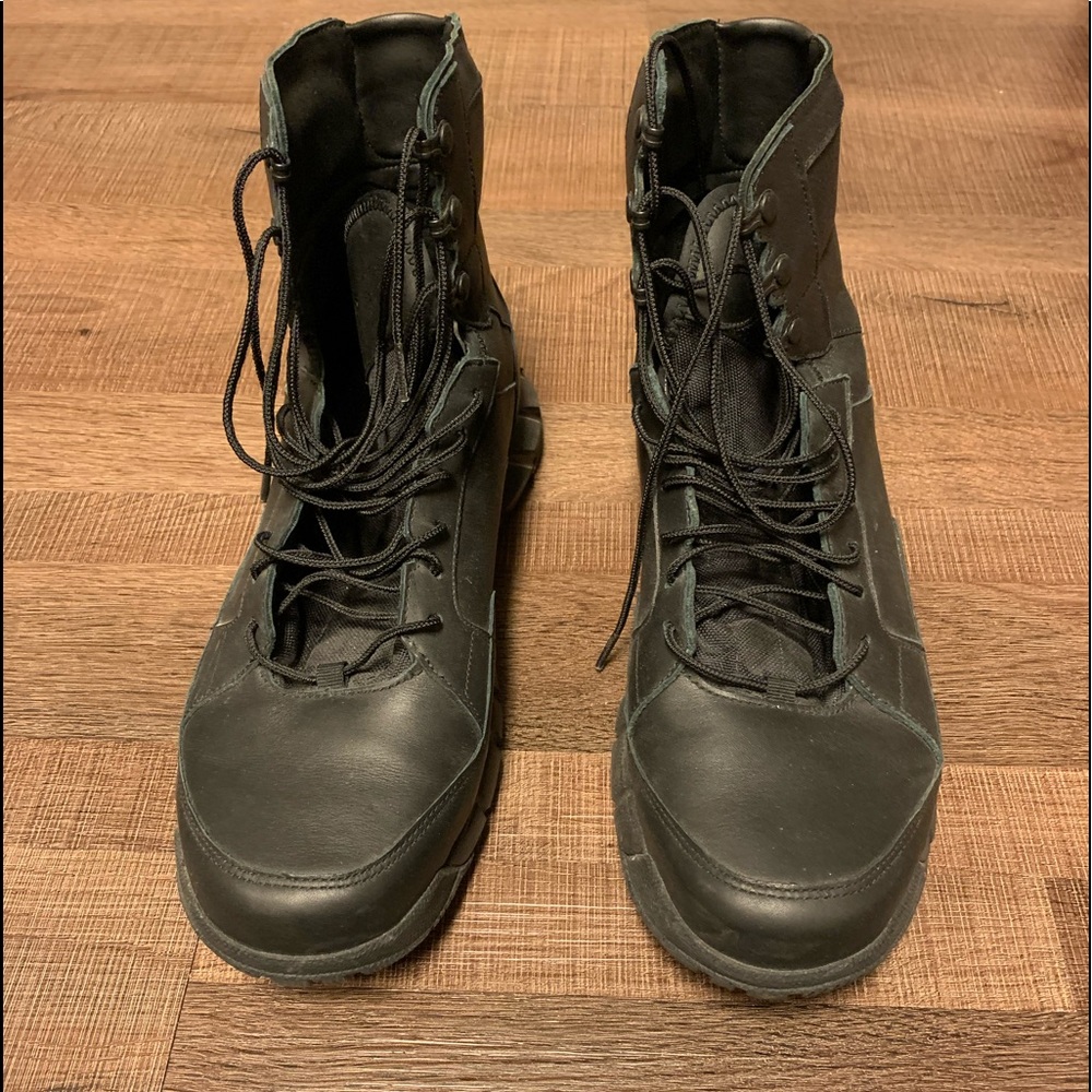 Men”s Oakley Light Assault Leather Boot